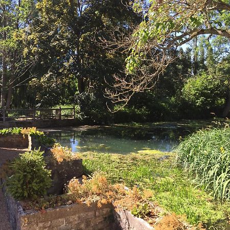 Le Domaine Du Moulin Foulon Hotell Essay Eksteriør bilde