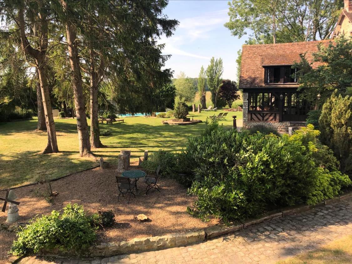 Le Domaine Du Moulin Foulon Hotell Essay Eksteriør bilde